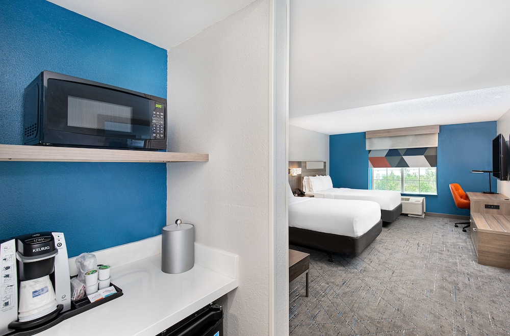 Suite, 2 Queen Beds, Accessible (Communications) - Photo 7