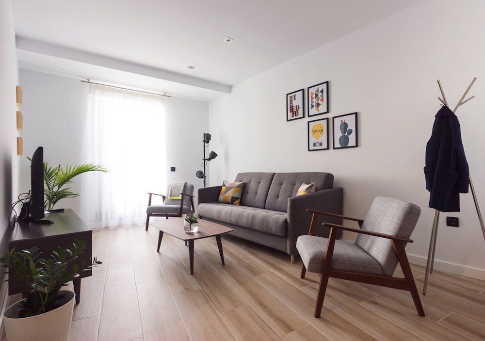 Apartamento, 2 habitaciones, terraza, vista a la ciudad