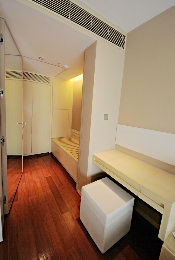 Deluxe Suite, 1 Bedroom, City View (Allure)