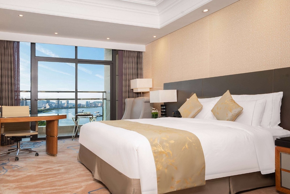 Executive Room, 1 King Bed, Non Smoking, Ocean View