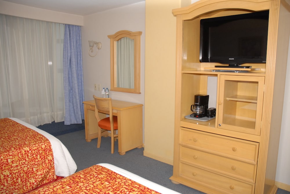 Double Room (2 Camas Matrimoniales) - Photo 4