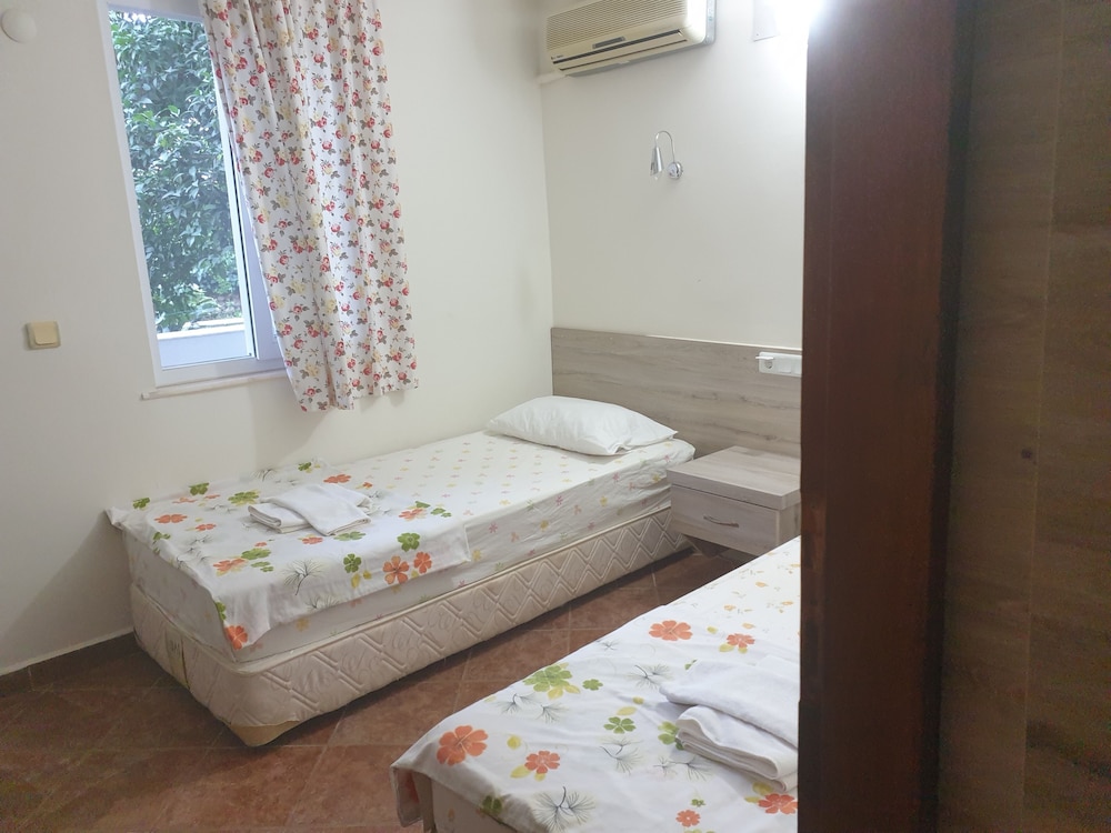 Family Room, 2 Bedrooms photo 3