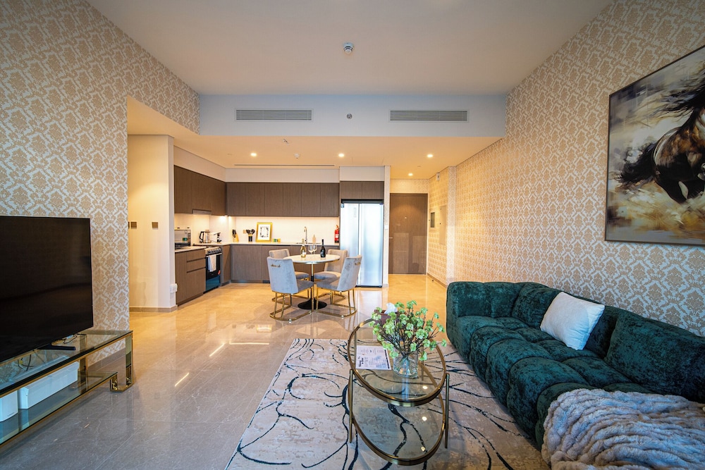 Luxury Apartment, 2 Bedrooms, Park View photo 2