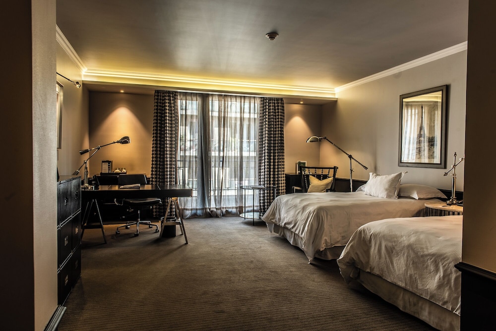 Room, Balcony (The Singular Twin) photo 3