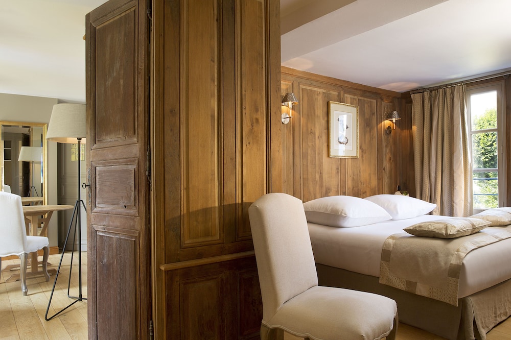 Junior Suite, River View (Historical House)