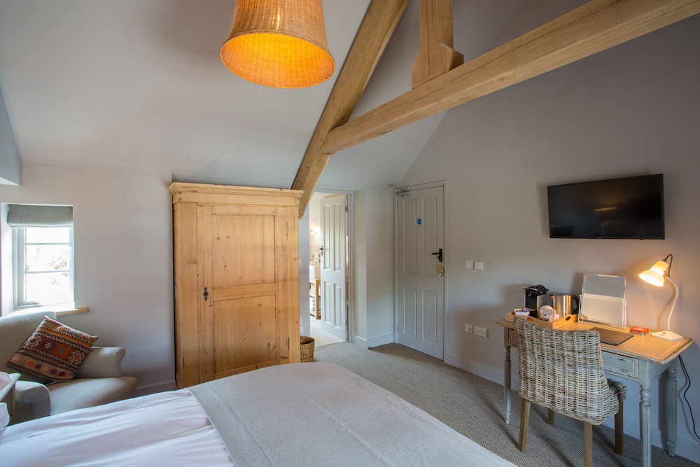 Standard Double Room, 1 King Bed photo 2