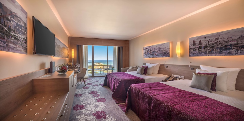 Deluxe Room, 1 Bedroom, Sea View, Sea Facing photo 3