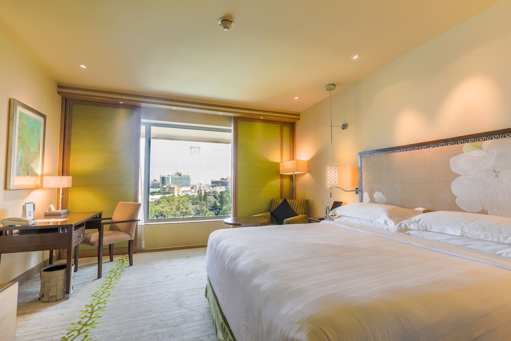 Room, 1 Queen Bed (Tower) - Photo 5