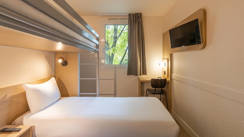 Standard Room, Multiple Beds - Photo 2