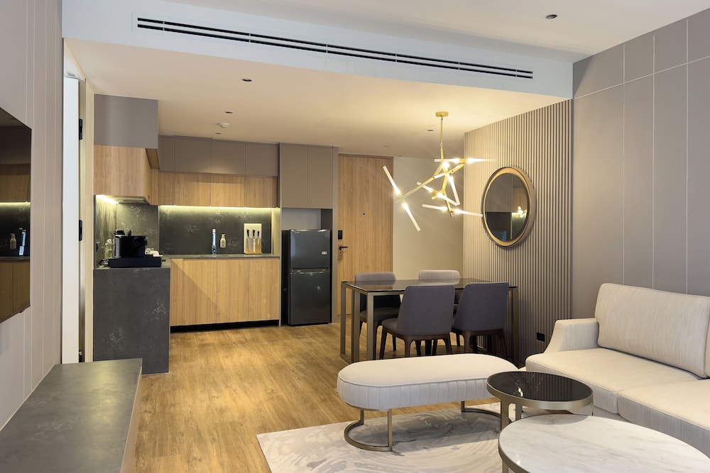 La Green Suite - 2 Bedrooms with Jacuzzi - Photo 6
