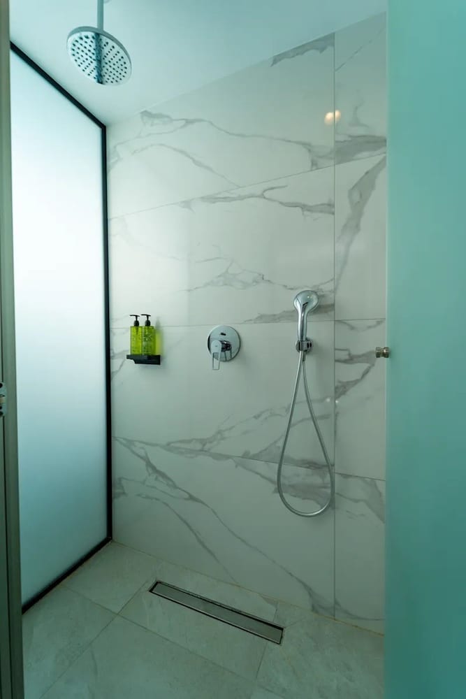 Deluxe Double or Twin Room - Photo 4