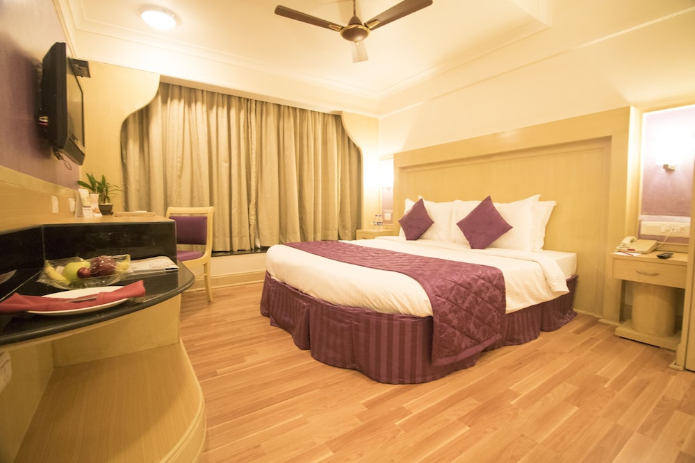 Deluxe Room With King Bed photo 1