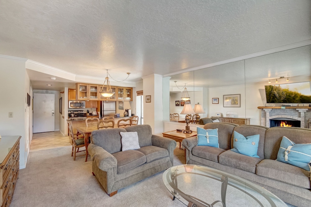 1 Bedroom Condominium - Photo 11