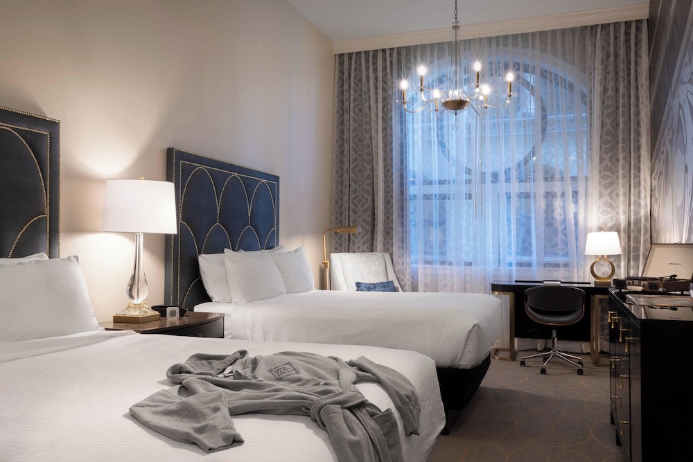 Room, 2 Queen Beds (Mobility Accessible, Roll-In Shower) photo 1