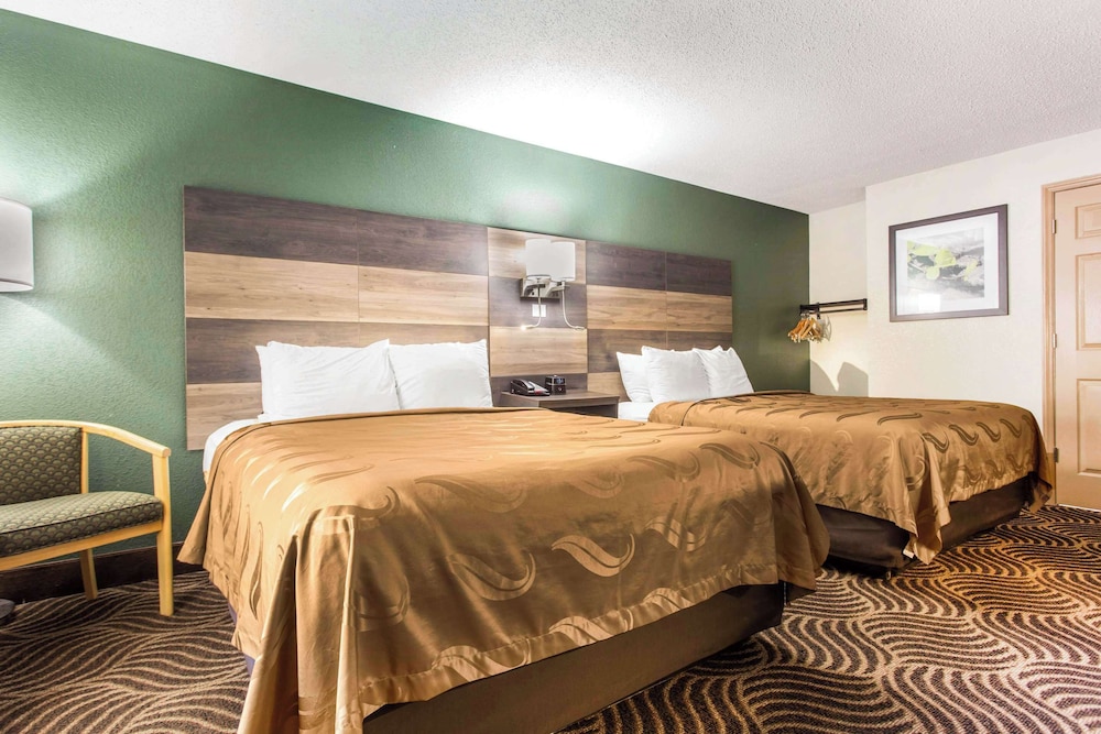 Room, 2 Queen Beds, Accessible, Non Smoking - Photo 1