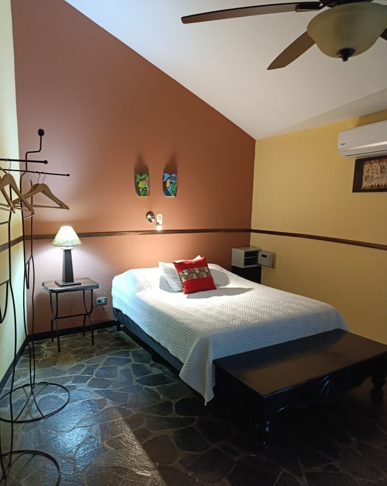 Standard Double Room, 1 King Bed photo 1