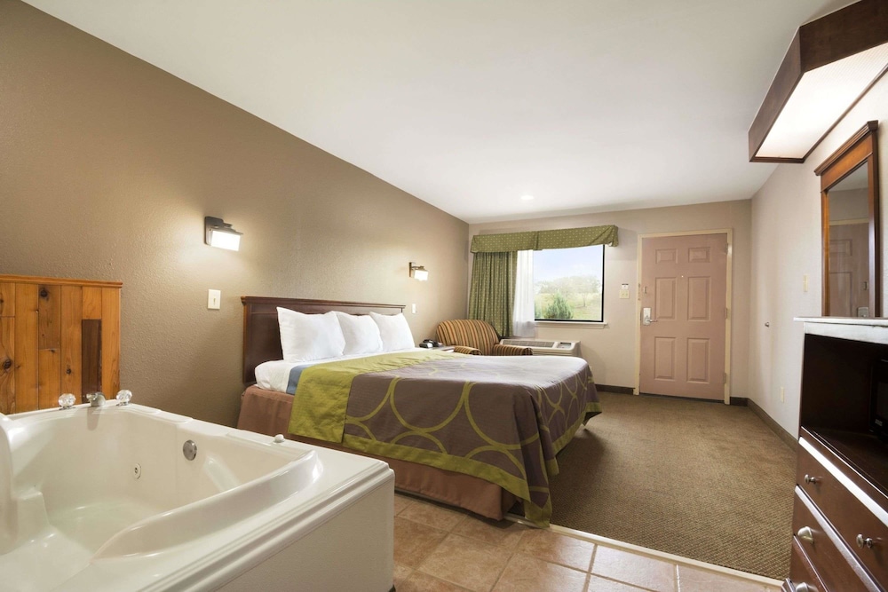 Suite, 1 King Bed, Hot Tub - Photo 1