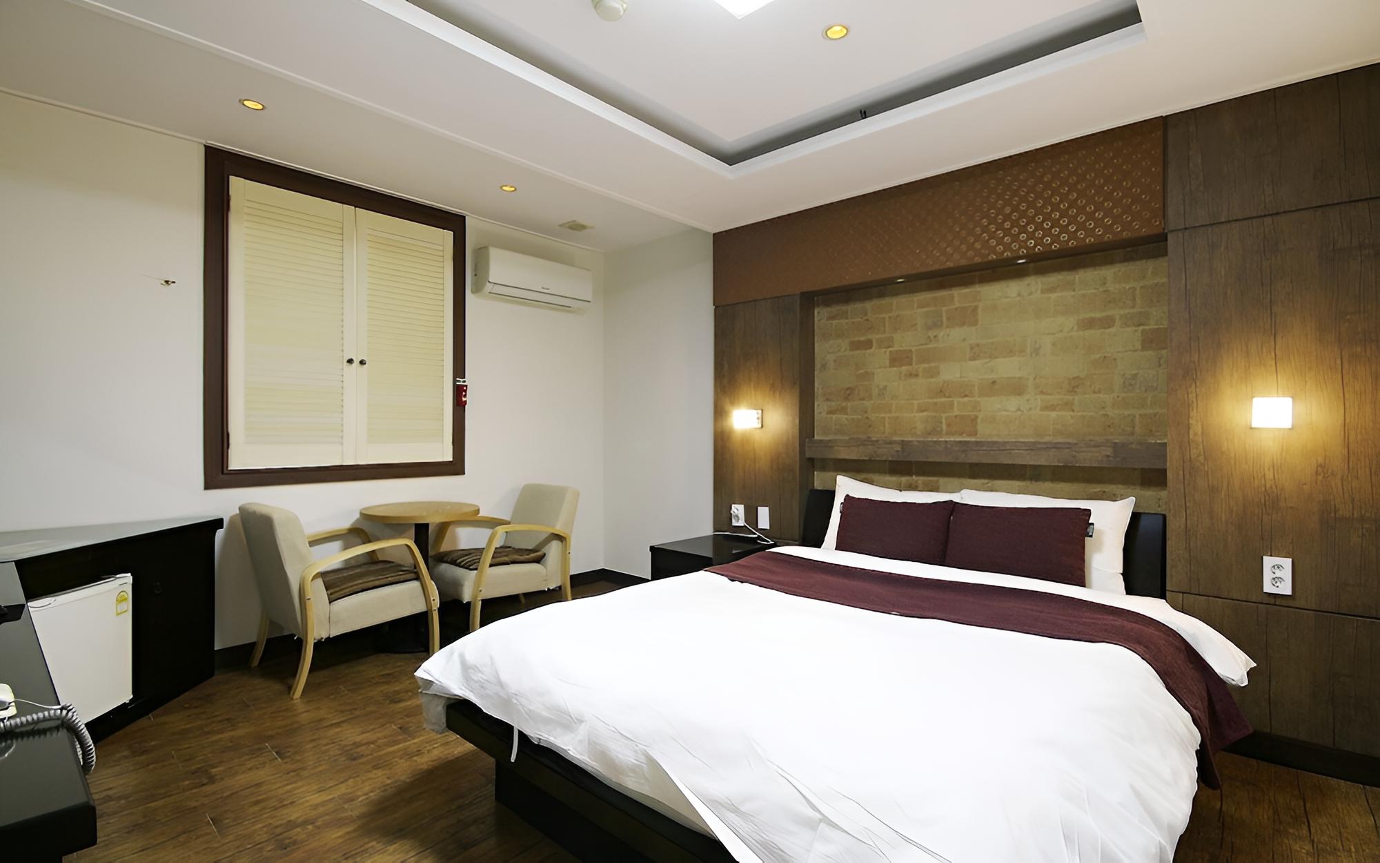 Room (Standard Room)