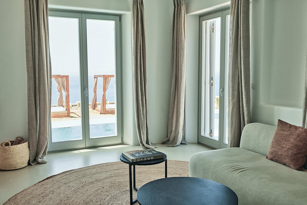 Signature Suite Sea View Pool - Photo 9