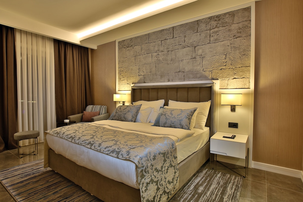 Standard Double Room - Photo 7