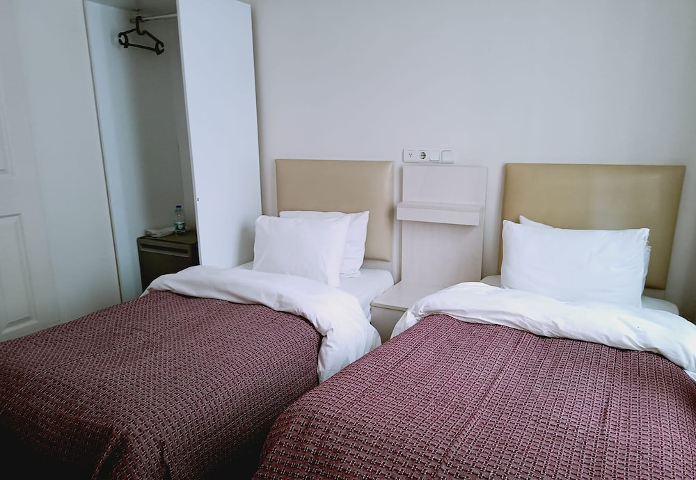 Standard Twin Room photo 3