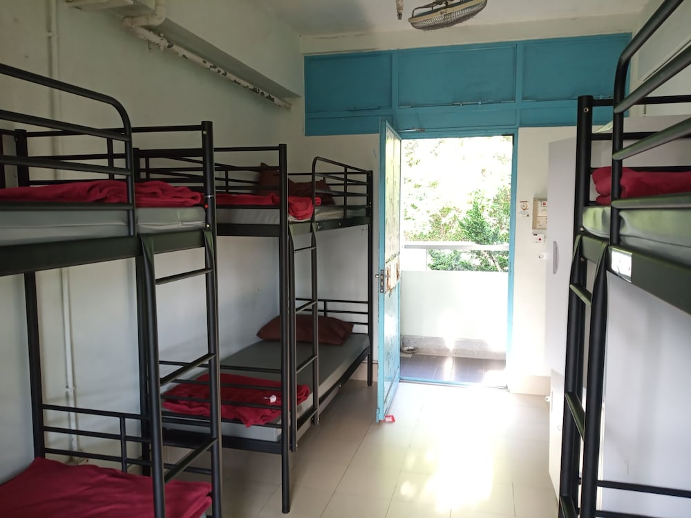 6-Person Private Dormitory photo 3