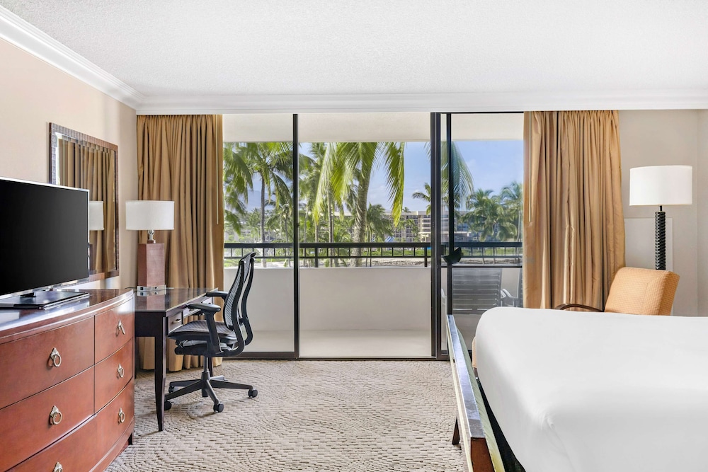 Standard Room, 1 King Bed, Resort View
