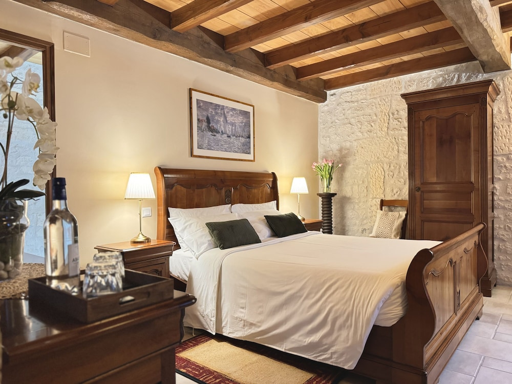 Deluxe Plus Double Room photo 2