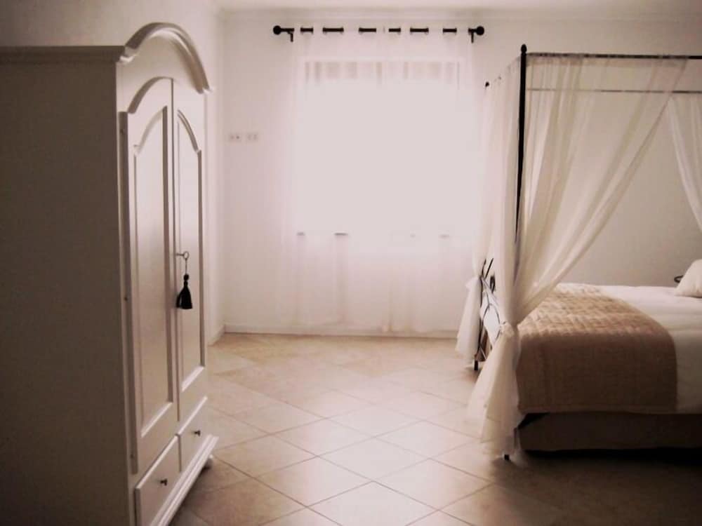 Deluxe Double or Twin Room, Garden View photo 2