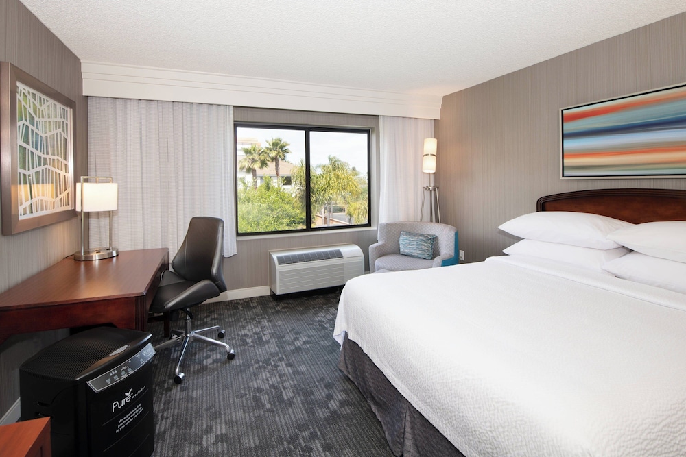 Room, 2 Queen Beds, Smoking (Hearing Accessible) photo 2