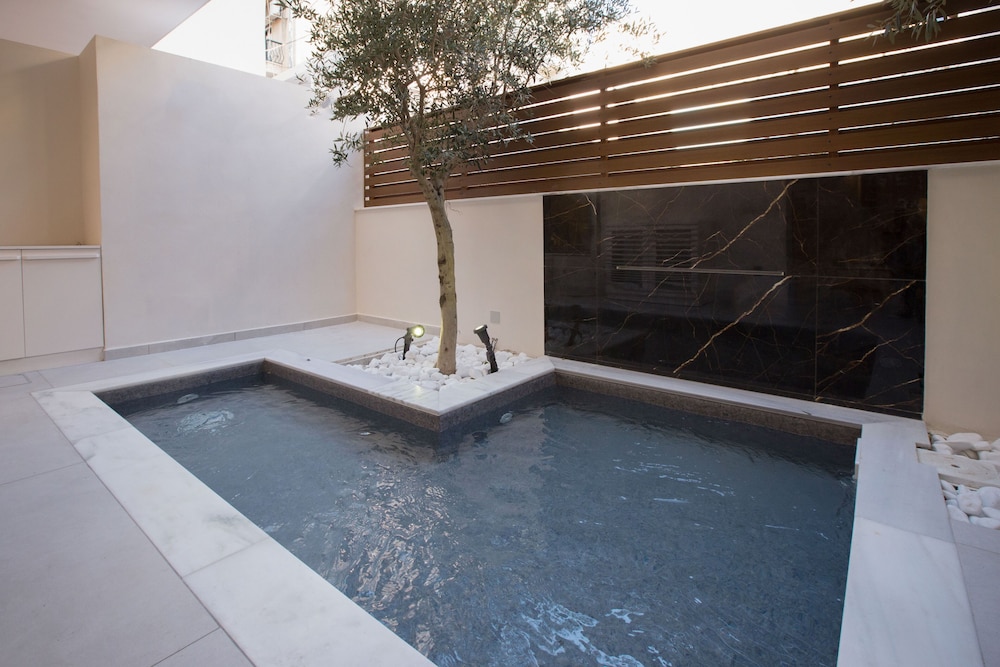Design Apartment, 1 Bedroom, Garden View, Ground Floor photo 1