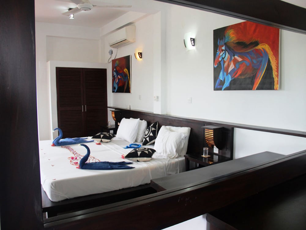 Superior Suite, 1 King Bed, Pool View photo 1