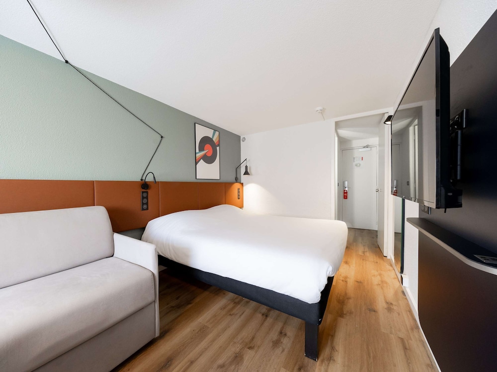 Standard Room, 1 Double Bed with Sofa bed (1 place) - Photo 12