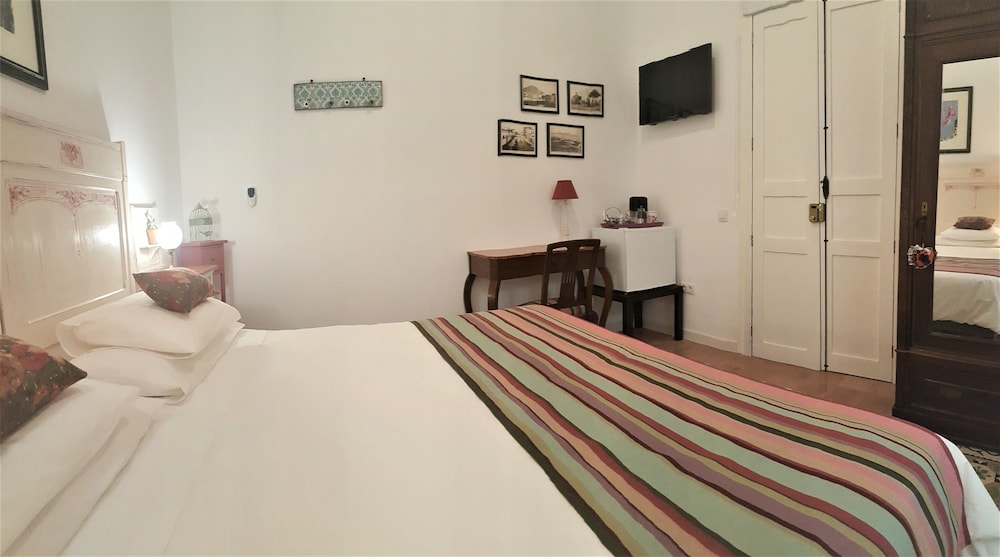 Deluxe Double or Twin Room (ventana superior) photo 3