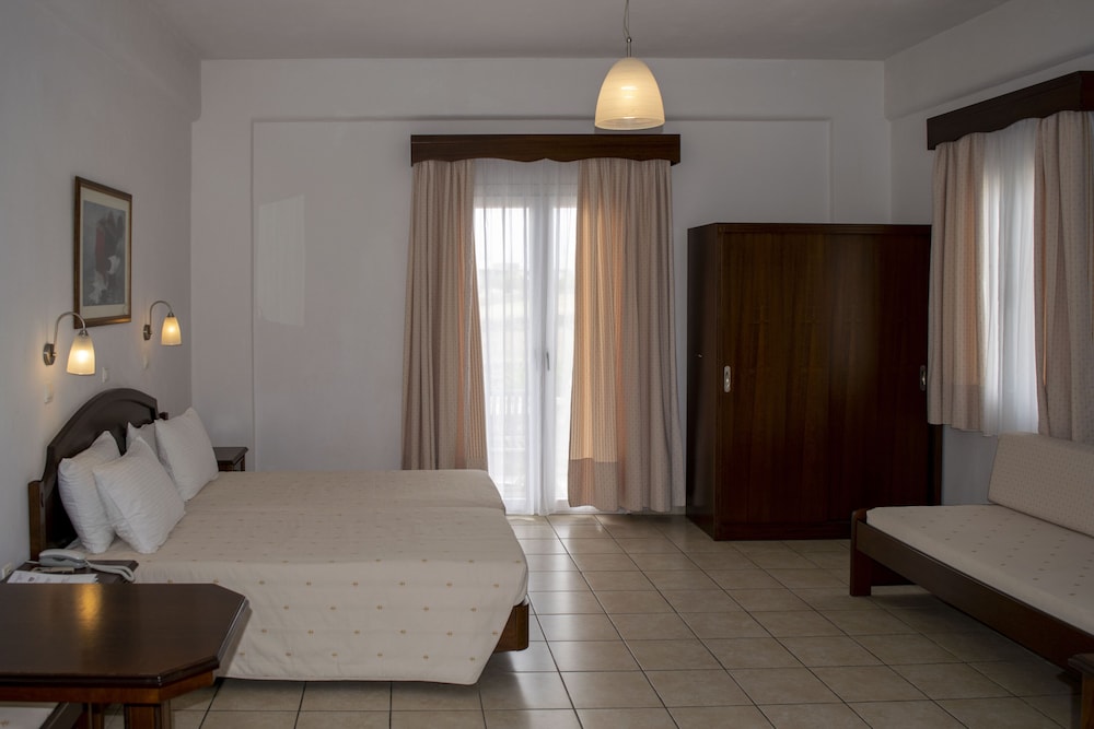 Superior Triple Room - Photo 2
