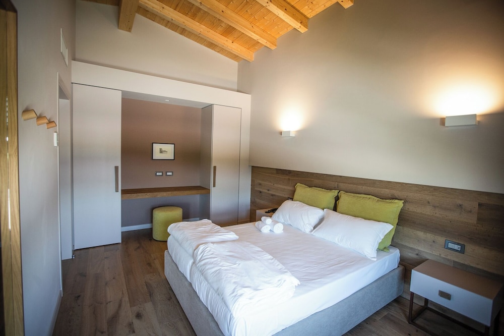 Basic Apartment, 1 Bedroom, Courtyard View photo 1