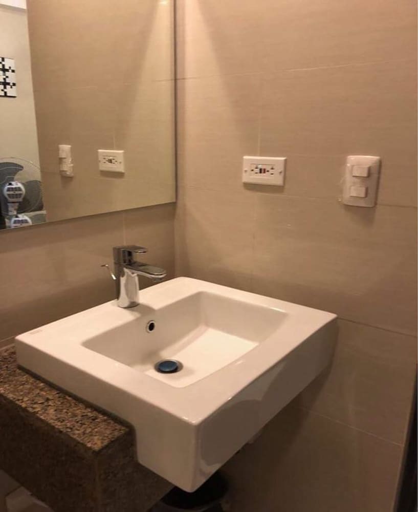 Condo, 1 Bedroom photo 2