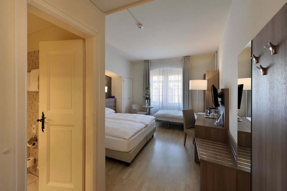 Triple Room - Photo 1