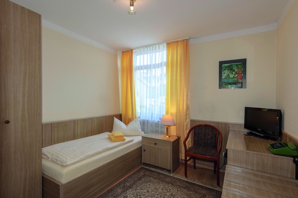 Single Room photo 3