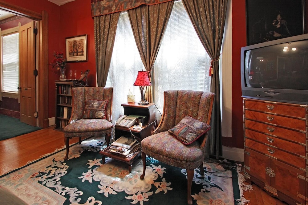 Literary Room photo 2