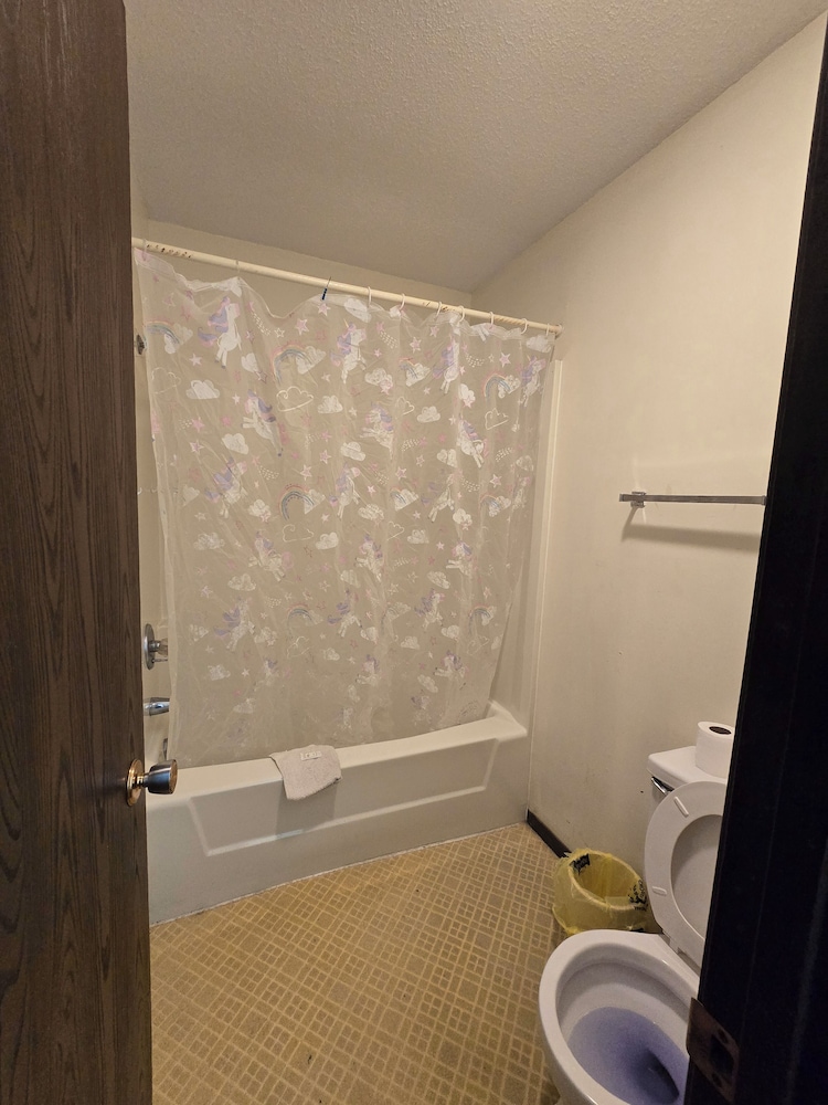 Room, 2 Queen Beds, Non Smoking - Photo 16