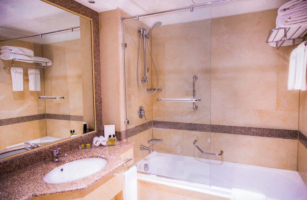 Classic Room, 2 Twin Beds, Pool Access thumbnail 6