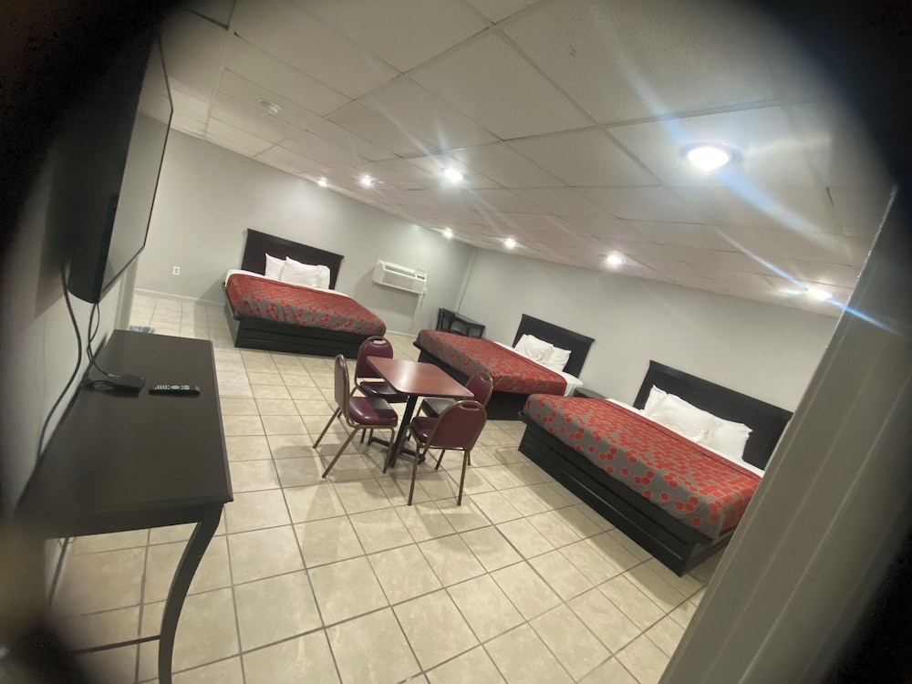 Economy Triple Room
