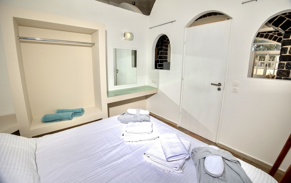Senior Suite, Jetted Tub, Sea View