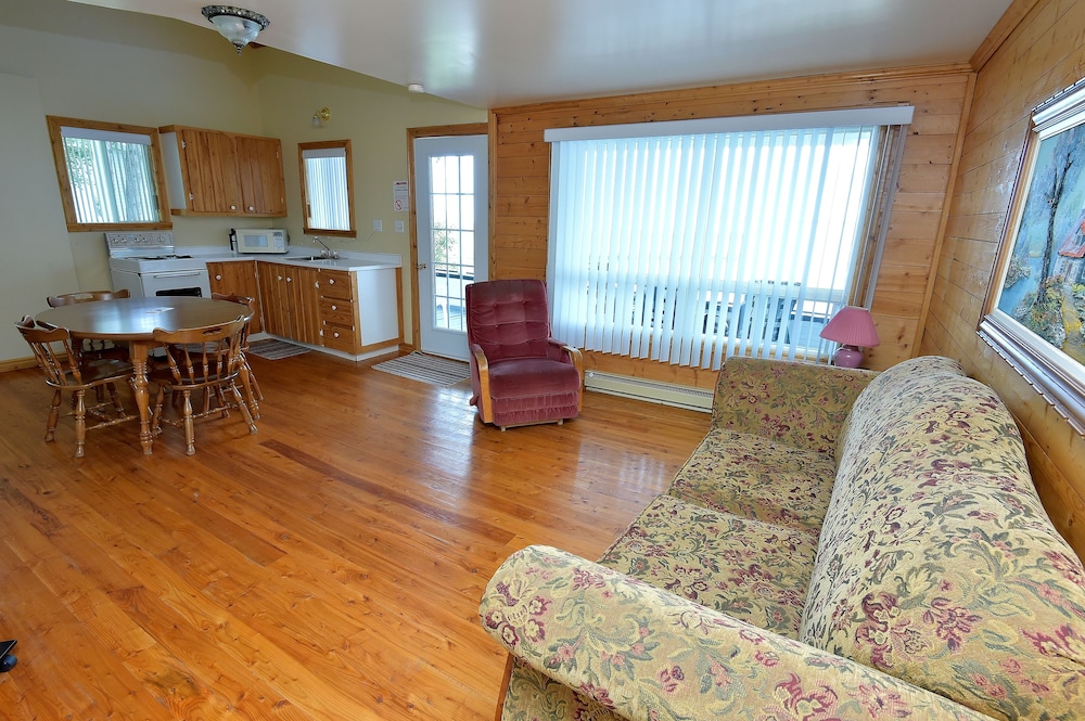 Chalet, 2 Double Beds photo 1