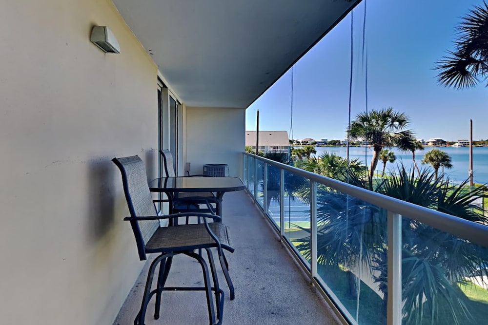 Condo, 1 King Bed with Sofa bed, Balcony (#2B - No Pets) photo 3