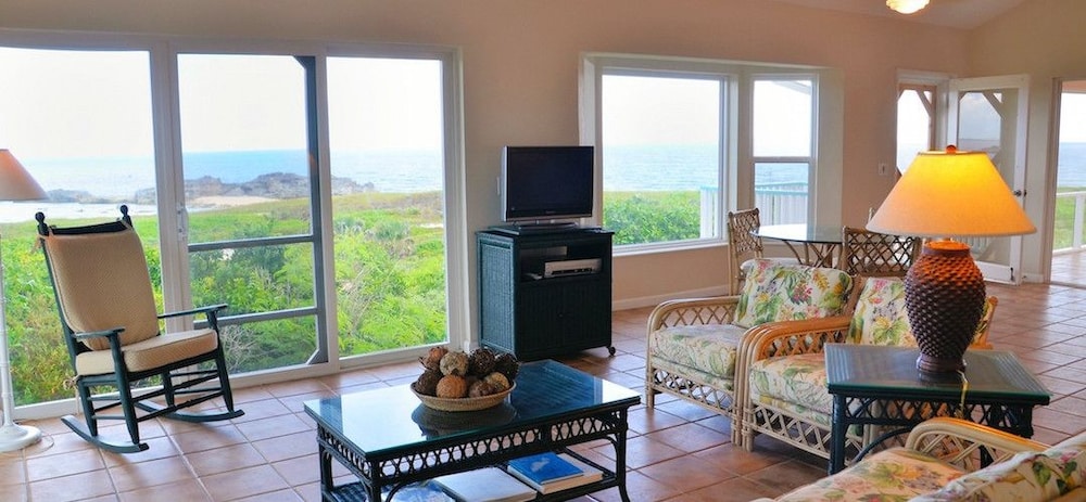 Deluxe Villa, 2 Bedrooms, Beach View, Beachside photo 3