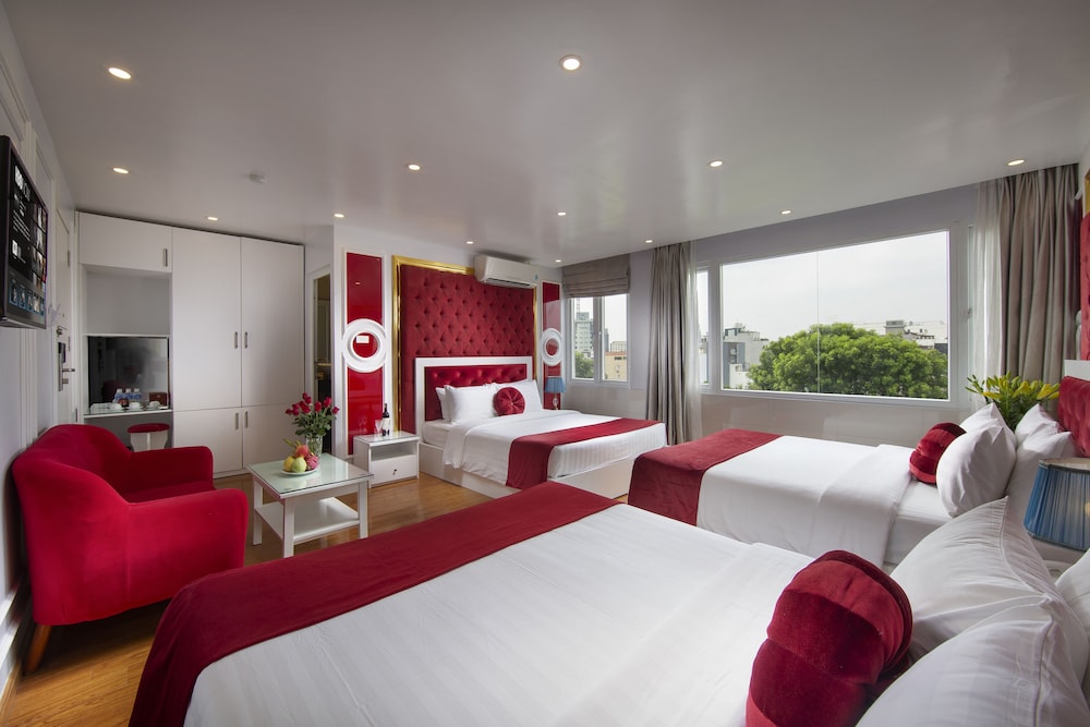 Premier Royal Suite City View photo 3