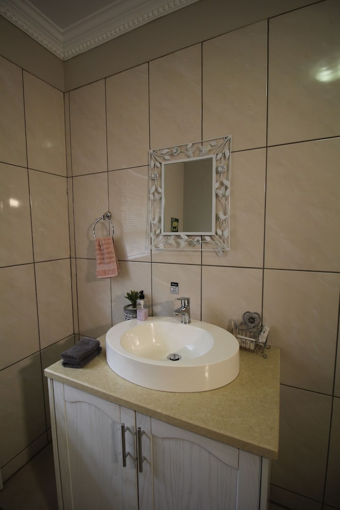 Comfort Double Room (Bath/Shower) photo 1