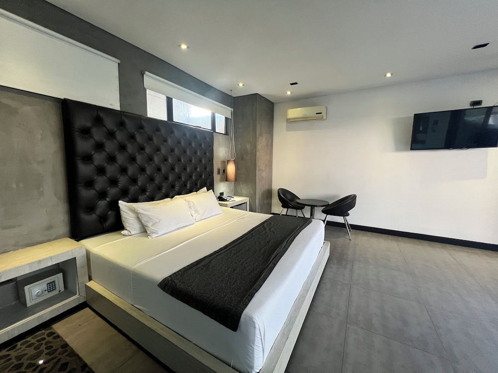 Deluxe Double Room, Hot Tub photo 2